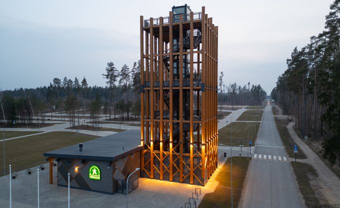 Jaunais apmekletaju un izziņas centrs un skatu tornis Latvijas valsts mežu dabas parkā Tērvetē